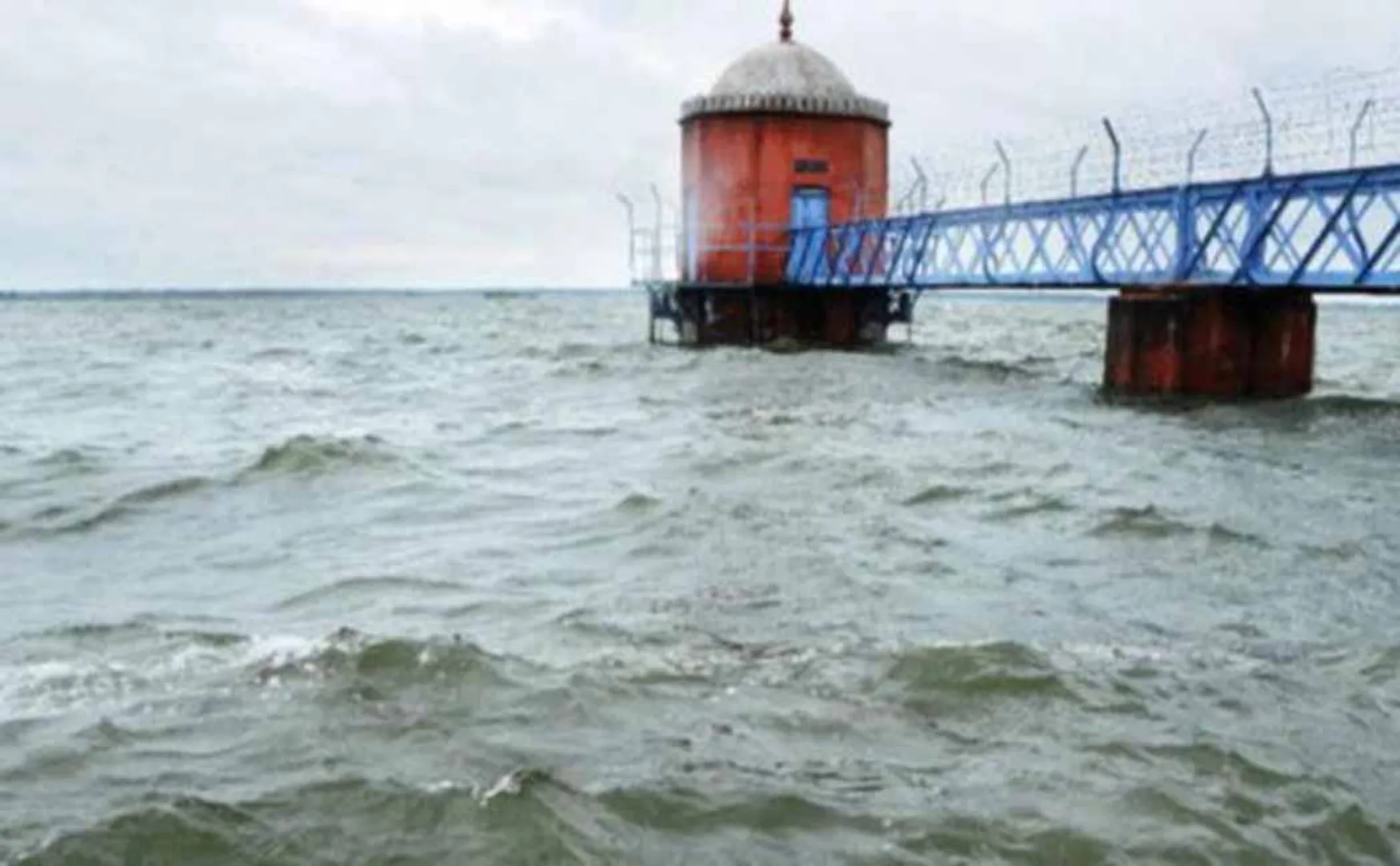 chennai district main water source lake raised tha water level 